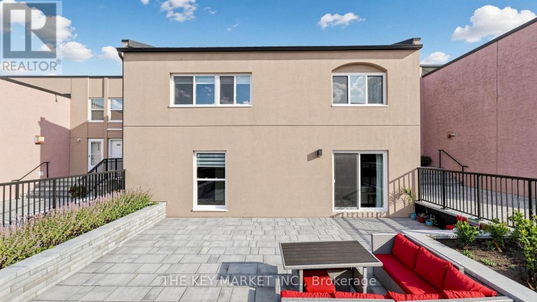 289 - 3060 CONSTITUTION BOULEVARD, Mississauga (Applewood), Ontario, L4Y3X8