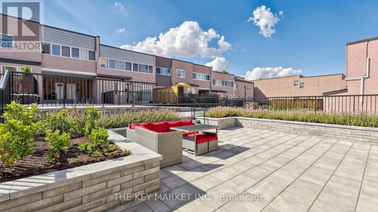 289 - 3060 CONSTITUTION BOULEVARD, Mississauga (Applewood), Ontario, L4Y3X8
