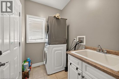 19 SPARROW Way Port Dover Ontario photo 33