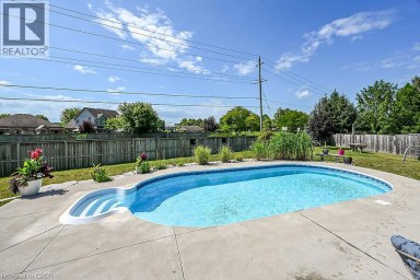 19 SPARROW Way Port Dover Ontario photo 6