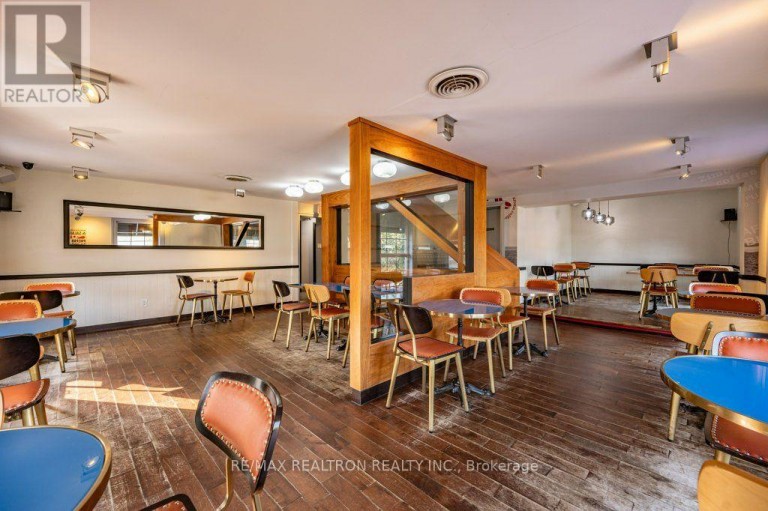 321 LAKESHORE ROAD E, Oakville (OO Old Oakville), Ontario, L6J1J4