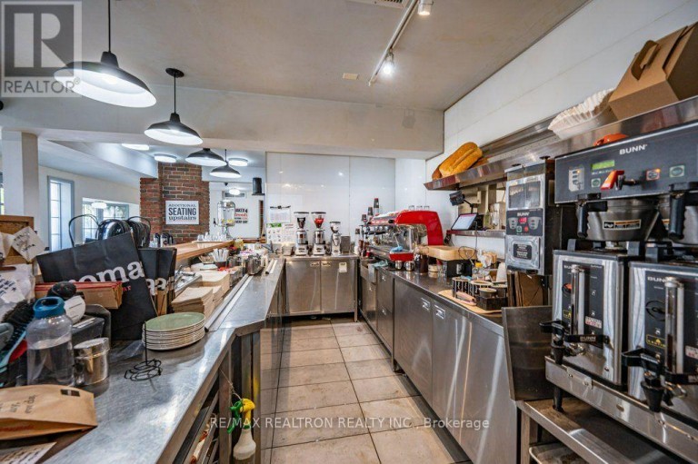 321 LAKESHORE ROAD E, Oakville (OO Old Oakville), Ontario, L6J1J4
