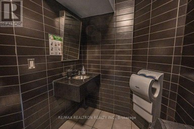 321 LAKESHORE ROAD E Oakville (OO Old Oakville) Ontario photo 21