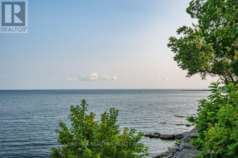 321 LAKESHORE ROAD E, Oakville (OO Old Oakville), Ontario, L6J1J4