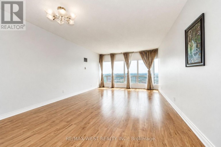 PH103 - 8 LEE CENTRE DRIVE, Toronto (Woburn), Ontario, M1H3H8