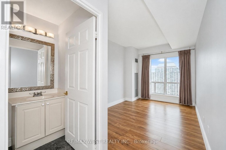 PH103 - 8 LEE CENTRE DRIVE, Toronto (Woburn), Ontario, M1H3H8