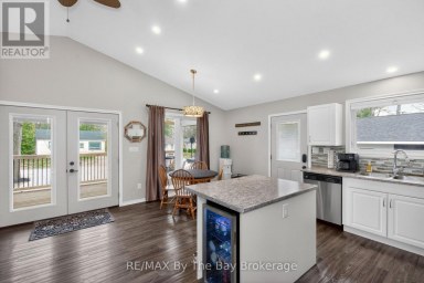 12 5TH LANE Wasaga Beach Ontario photo 13
