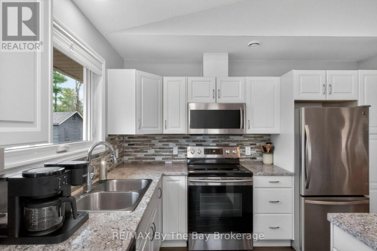 12 5TH LANE, Wasaga Beach, Ontario, L9Z2E9