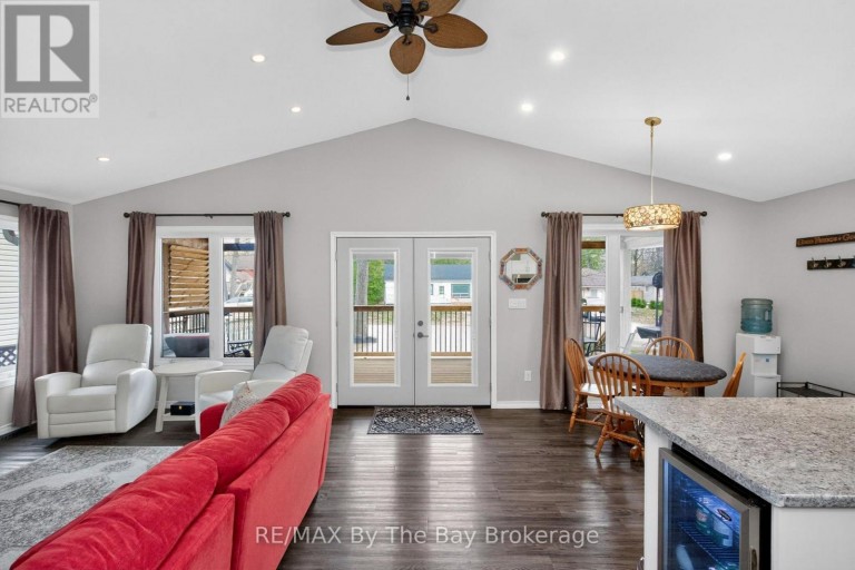 12 5TH LANE, Wasaga Beach, Ontario, L9Z2E9