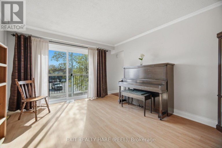 30 THORSBY COURT, Brampton (Brampton North), Ontario, L6V3T9