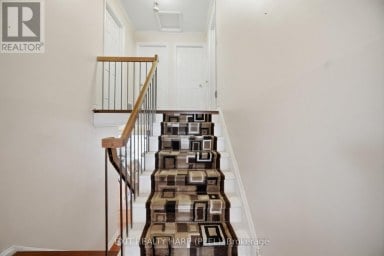 30 THORSBY COURT Brampton (Brampton North) Ontario photo 23