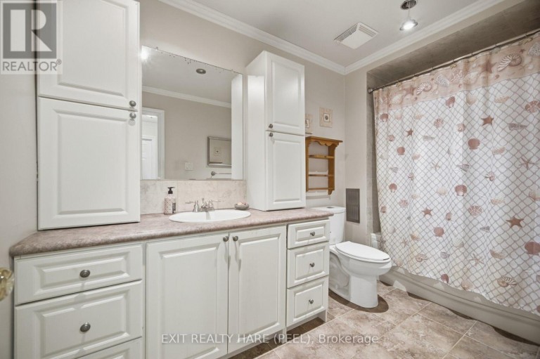30 THORSBY COURT, Brampton (Brampton North), Ontario, L6V3T9