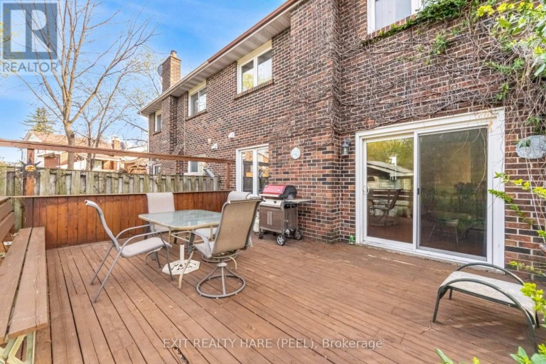 30 THORSBY COURT, Brampton (Brampton North), Ontario, L6V3T9