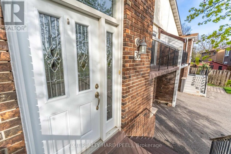 30 THORSBY COURT, Brampton (Brampton North), Ontario, L6V3T9