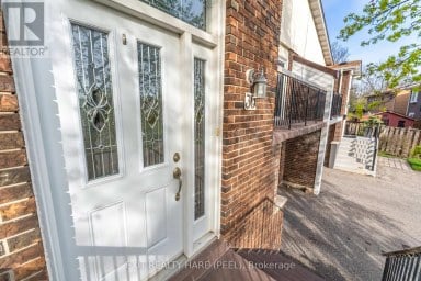 30 THORSBY COURT Brampton (Brampton North) Ontario photo 4