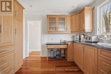 30 THORSBY COURT Brampton (Brampton North) Ontario photo 7