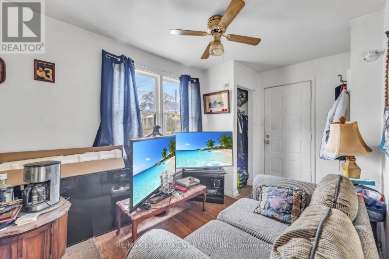 1367 CANNON STREET E, Hamilton (Crown Point), Ontario, L8H1W2