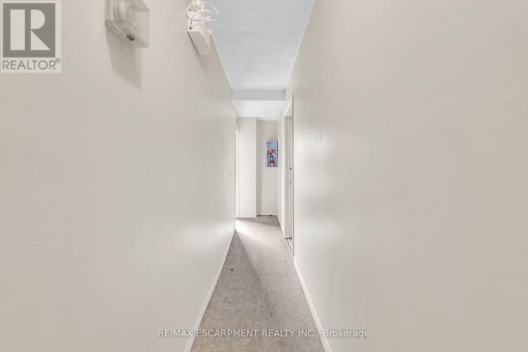 1367 CANNON STREET E, Hamilton (Crown Point), Ontario, L8H1W2