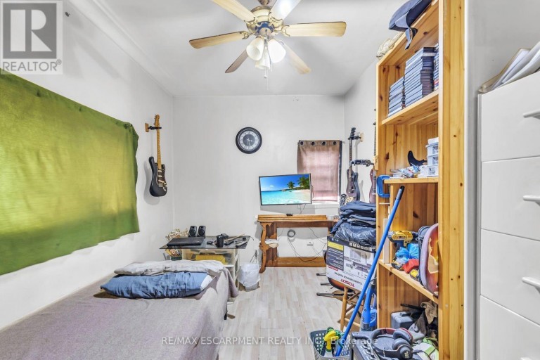 1367 CANNON STREET E, Hamilton (Crown Point), Ontario, L8H1W2