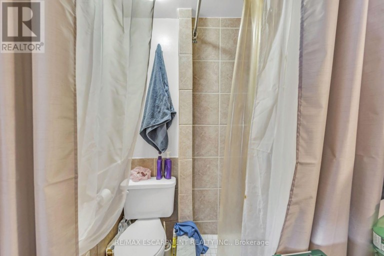 1367 CANNON STREET E, Hamilton (Crown Point), Ontario, L8H1W2