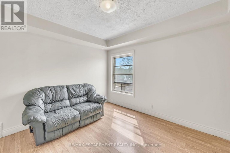1367 CANNON STREET E, Hamilton (Crown Point), Ontario, L8H1W2
