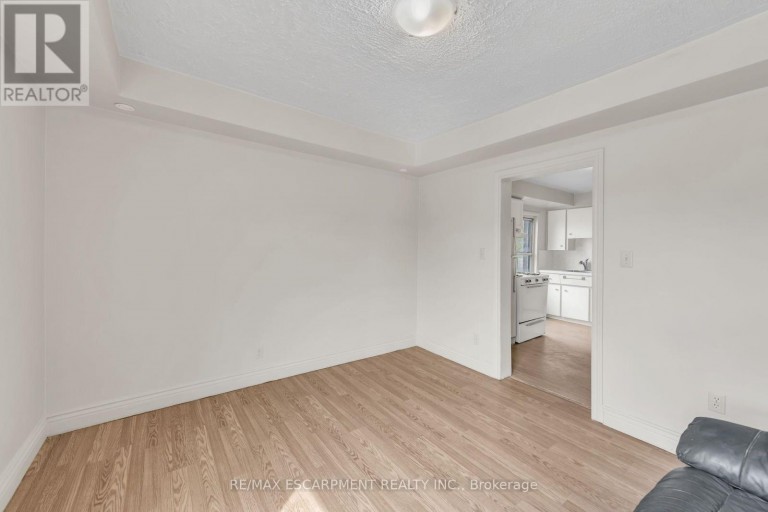 1367 CANNON STREET E, Hamilton (Crown Point), Ontario, L8H1W2