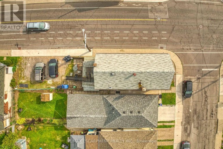 1367 CANNON STREET E, Hamilton (Crown Point), Ontario, L8H1W2