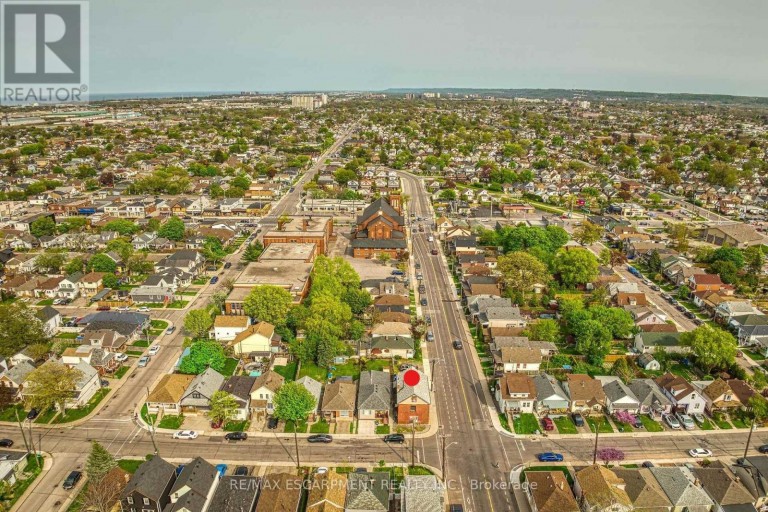 1367 CANNON STREET E, Hamilton (Crown Point), Ontario, L8H1W2