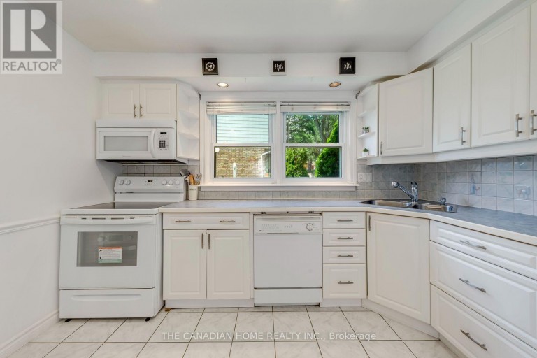 3 - 2226 UPPER MIDDLE ROAD, Burlington (Brant Hills), Ontario, L7P2Z9