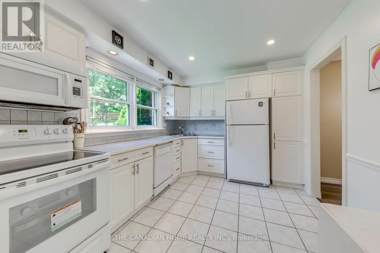 3 - 2226 UPPER MIDDLE ROAD, Burlington (Brant Hills), Ontario, L7P2Z9