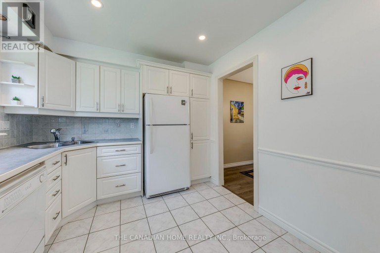 3 - 2226 UPPER MIDDLE ROAD, Burlington (Brant Hills), Ontario, L7P2Z9