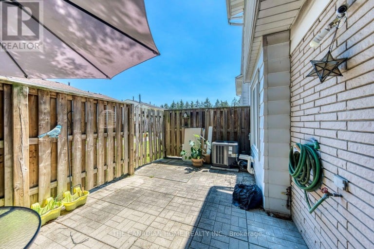 3 - 2226 UPPER MIDDLE ROAD, Burlington (Brant Hills), Ontario, L7P2Z9