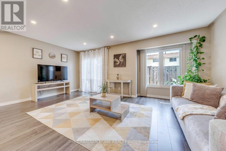 3 - 2226 UPPER MIDDLE ROAD, Burlington (Brant Hills), Ontario, L7P2Z9