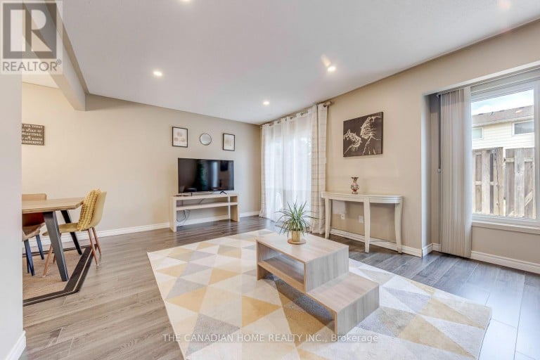 3 - 2226 UPPER MIDDLE ROAD, Burlington (Brant Hills), Ontario, L7P2Z9