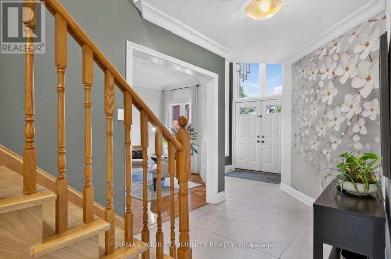 15 KLAMATH COURT, Vaughan (Maple), Ontario, L6A2L7