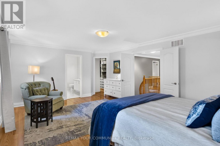 15 KLAMATH COURT, Vaughan (Maple), Ontario, L6A2L7