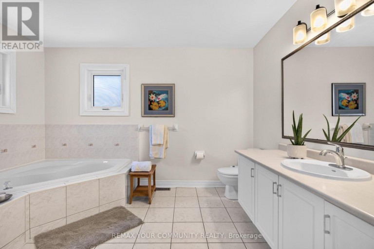 15 KLAMATH COURT, Vaughan (Maple), Ontario, L6A2L7