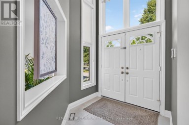 15 KLAMATH COURT Vaughan (Maple) Ontario photo 3