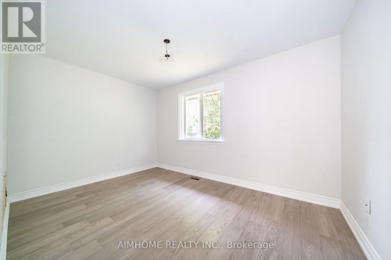 36 MORAINE HILL DRIVE, Toronto (Tam O'Shanter-Sullivan), Ontario, M1T1Z9