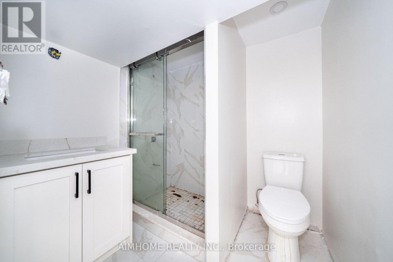 36 MORAINE HILL DRIVE, Toronto (Tam O'Shanter-Sullivan), Ontario, M1T1Z9