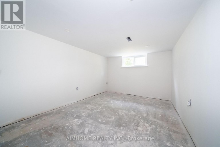 36 MORAINE HILL DRIVE, Toronto (Tam O'Shanter-Sullivan), Ontario, M1T1Z9