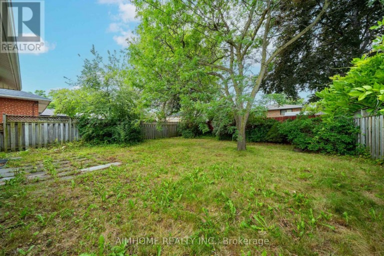 36 MORAINE HILL DRIVE, Toronto (Tam O'Shanter-Sullivan), Ontario, M1T1Z9