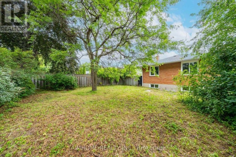 36 MORAINE HILL DRIVE, Toronto (Tam O'Shanter-Sullivan), Ontario, M1T1Z9