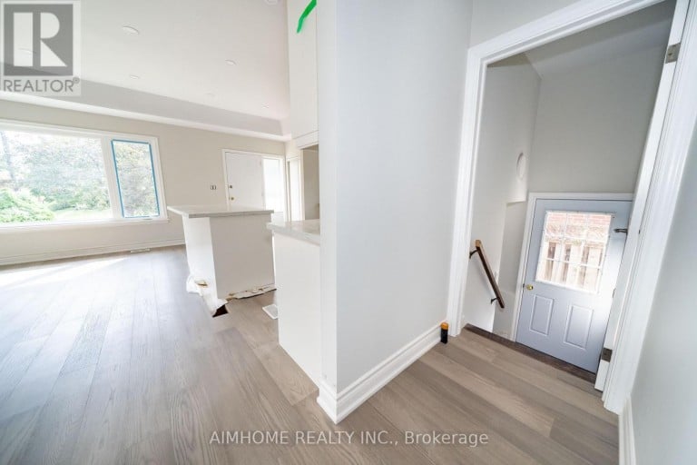 36 MORAINE HILL DRIVE, Toronto (Tam O'Shanter-Sullivan), Ontario, M1T1Z9