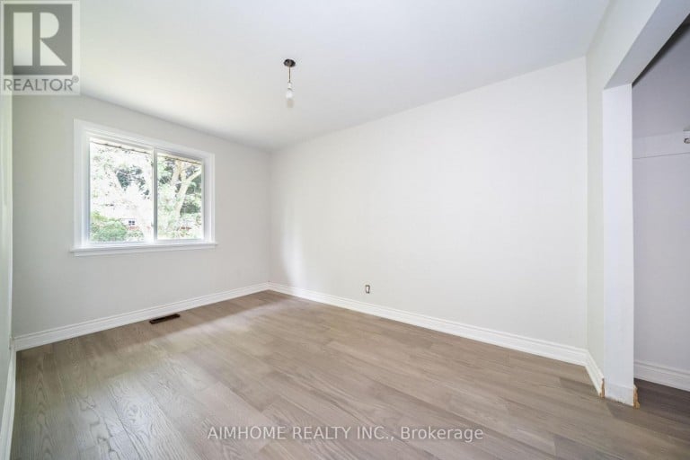 36 MORAINE HILL DRIVE, Toronto (Tam O'Shanter-Sullivan), Ontario, M1T1Z9