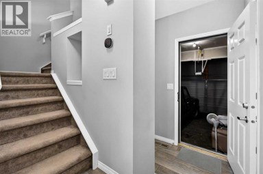 30 Yorkville Boulevard SW Calgary Alberta photo 17