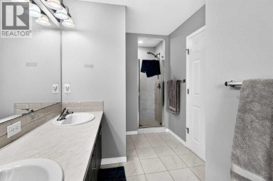 30 Yorkville Boulevard SW Calgary Alberta photo 30