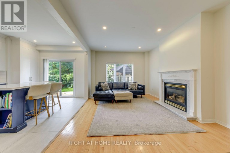 2244 OVERFIELD ROAD, Oakville (WT West Oak Trails), Ontario, L6M3S8