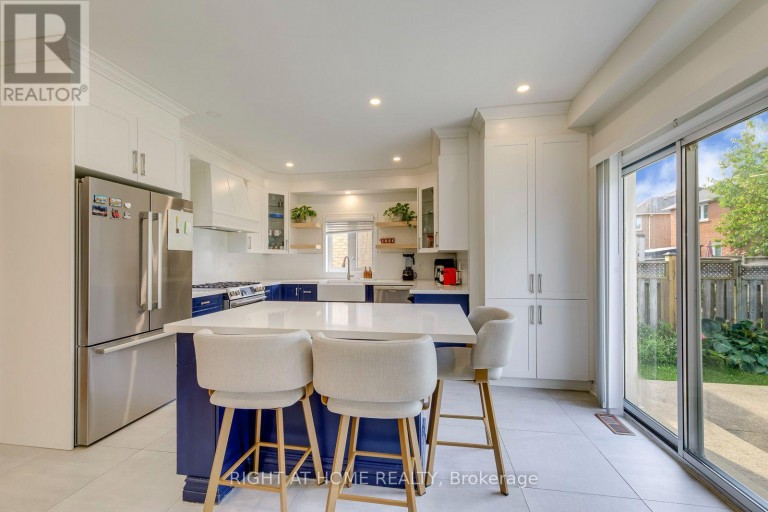 2244 OVERFIELD ROAD, Oakville (WT West Oak Trails), Ontario, L6M3S8