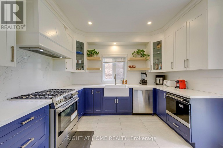 2244 OVERFIELD ROAD, Oakville (WT West Oak Trails), Ontario, L6M3S8